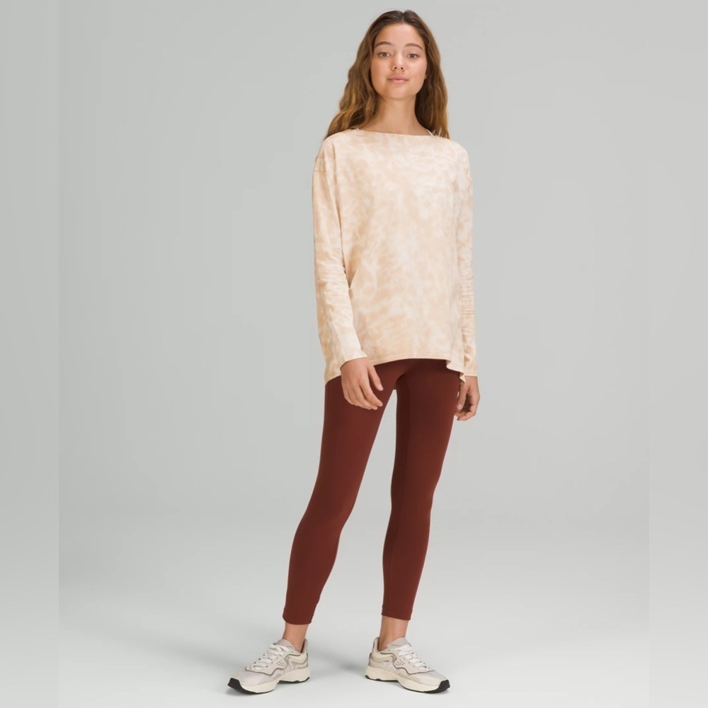 Lululemon Back in Action Long Sleeve Shirt
Marmoleado Tie Dye